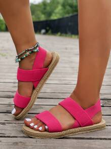 夏季新款时尚户外女士凉鞋米色交叉带拖鞋，夏威夷海滩风格女鞋