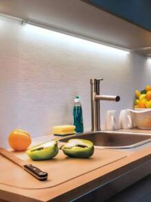 Striscia luminosa a LED con rilevamento di movimento a risparmio energetico, luce per armadi e credenze, luce notturna senza fili a LED, retroilluminazione per scale, ricaricabile, adatta per bagni, camere da letto, stanze, cucine, armadi, scale, corridoi e credenze