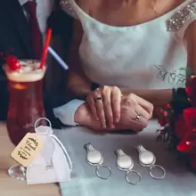 36 Piezas/12 Set, Abridor de botellas con llavero de cortauñas de plata, etiqueta, bolsa de organza - Regalo de recuerdo para invitados de boda y fiesta (Estilo clásico) - Duradero, resistente a la corrosión, fácil de usar - Decoración de boda perfecta y favorito para fiestas