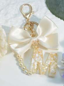 1 件白色蝴蝶结字母钥匙扣，妈妈礼物，女士包包吊坠饰品，DIY 背包装饰珍珠配件汽车配件包包饰品学校珍珠 - 白色 - 查看 10