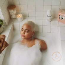 Renewing And Hydrating Body Wash With Niacinamide - Fresh Cashmere Vanilla - 14 Fl Oz