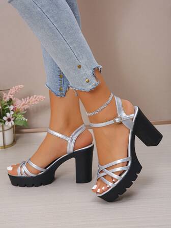 2025 最新海滩季节波西米亚风圆头粗跟防滑厚底户外百搭女士时尚性感高跟凉鞋