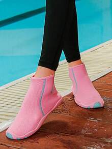 أحذية مائية سريعة الجفاف ومانعة للانزلاق، خفيفة الوزن، مناسبة للشاطئ، السباحة ورياضة اللياقة البدنية. من قماش منفذ للهواء مع نعل مطاطي، أحذية شاطئ عالية الرقبة متعددة الاستخدامات للجنسين مريحة ومضادة للانزلاق، مهوّاة وسريعة الجفاف مع سحاب للسباحة والتزلج على الأمواج - وردي - مشاهدة 7