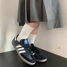阿迪达斯 Originals 男女通用运动鞋，2026 春季新款 Samba OG 时尚休闲运动鞋，低帮 T 字头鞋 B75807 - 黑色 - 查看 2