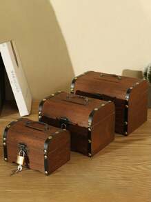 1 pièce Boîte à monnaie en bois vintage - avec cadenas d'amour, accents de laiton et poignée de transport, meilleurs cadeaux d'anniversaire, bocal à trésor de pirate médiéval, cadeaux de fête des pères, boîte de rangement, décoration d'intérieur, cadeau pour la famille, accessoires de mariage, décoration de chambre, articles de décoration de chambre, épargne d'argent, rangement de pièces de monnaie, rangement d'argent, rangement de bijoux, cadeau pour la famille, tirelire en bois, vintage, médiéval, thème de pirate, rustique, classique, élégant, cadeaux de remise des diplômes