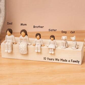 Escultura de resina pintada con grabado personalizado de la familia, figuras personalizadas de madera para decoración del hogar, regalos personalizados para la familia, idea de regalo para el Día del Padre y el Día de la Madre, multifuncional, ornamental, reutilizable, exquisita, elegante, de alta calidad, colorida, moderna, regalos ideales para ella, novio, papá, novia, mamá, familia, amigos, salón de té, hogar, oficina, vida elegante, vida artística