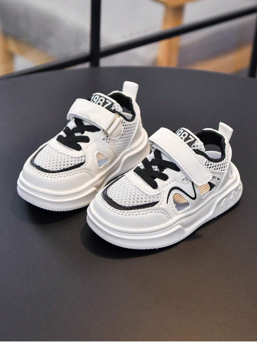 Zapatillas deportivas para niños con letras de color contrastante, de estilo informal suave y cómodo, adecuadas para todas las estaciones