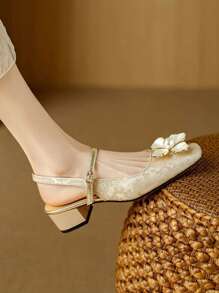 珍珠山茶花缀饰女士拖鞋，法式复古 PU 皮革中跟露背一脚蹬鞋，适合春夏季 - 杏色 - 查看 2