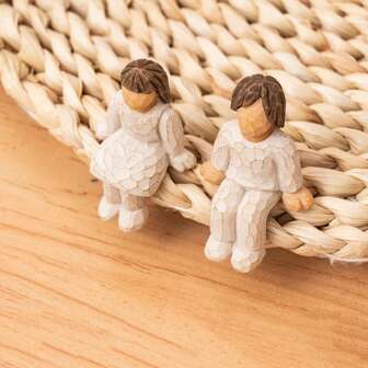 Personalisierte gravierte Familien-Harz-Skulptur, personalisierte Holzfiguren für Wohndekoration, personalisieren Sie Ihr eigenes Familien-Geschenk, Geschenkidee zum Vatertag und Muttertag, multifunktional, dekorativ, wiederverwendbar, exquisit, stilvolle, hochwertige, farbenfrohe, moderne, ideale Geschenke für sie, Freund, Vater, Freundin, Mutter, Familie, Freunde, Teeraum, Zuhause, Büro, Bürodekoration, elegantes Wohnen