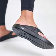 OOFOS OOriginal Recovery Sandal - Women's And Men's - 黑色 - 查看 6