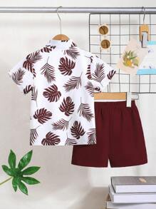 Conjunto casual de 2 piezas de niño pequeño para verano: Camisa de manga corta con estampado de hojas + Pantalones cortos, para uso al aire libre