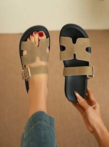 2025夏季新款时尚百搭凉鞋，尺码36-43大码防滑耐磨女士休闲扣带拖鞋 - 卡其色 - 查看 5