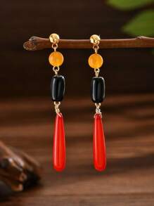 2Pcs Elegant Jade/Emerald Color Resin Teardrop & Green Glass Beads Turquoise Pendant Earrings Set For Women. Due To The Natural Materials, The Size And Weight May Vary Slightly.