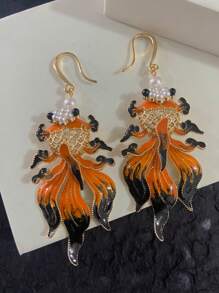 2 pièces Boucles d'oreilles créoles surdimensionnées en alliage émaillé avec motif de carpe élégant, bijoux vintage peints à la main avec perles pour femmes