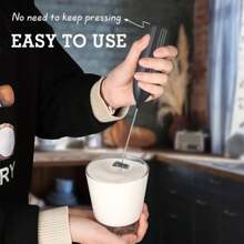 1 pieza Espumador de leche eléctrico, Espumador de leche mini con soporte, Espumador de leche eléctrico de mano, Batidora eléctrica a pilas (pilas no incluidas), Batidora de bebidas con soporte, Batidora de café de mano, Batidora eléctrica inalámbrica, Apto para latte, capuchino, batidos, chocolate caliente y talla grande, Espumador de leche portátil, Esencial para volver al colegio