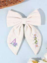 1 buc. Clemă de păr cu fundă brodată cu 26 de alfabete pentru fete, agrafe cu design floral dulce al alfabetului, accesorii de păr reglabile antiderapante pentru zile de naștere de primăvară, agrafe delicate pentru copii cu broderie elegantă (alb/bleumarin)