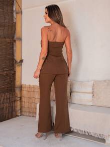 Conjunto Elegante em Alfaiataria tomara que caia e calca flare