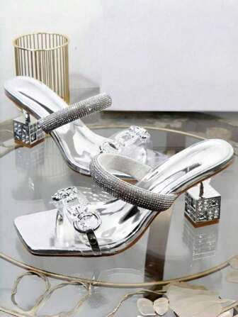 时尚金色系带凉鞋，厚实金属坡跟户外拖鞋，2024年夏季新款