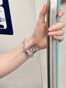 1Pc Números Tatuagens Temporárias Tatuagem Semi Permanente À Prova D'Água À Prova de Suor Dura 1-2 Semanas Suco de Ervas Realista Anti-Fricção Não Reflexivo Faux Preto Tatuagens Falsas Para Mulheres E Homens Adesivos de Tatuagem Para Braço, Peito, Perna, Abdômen, Cintura, Dedo, Pescoço Arte Corporal Modernista