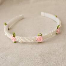 Tiara de pérolas com flores rococó