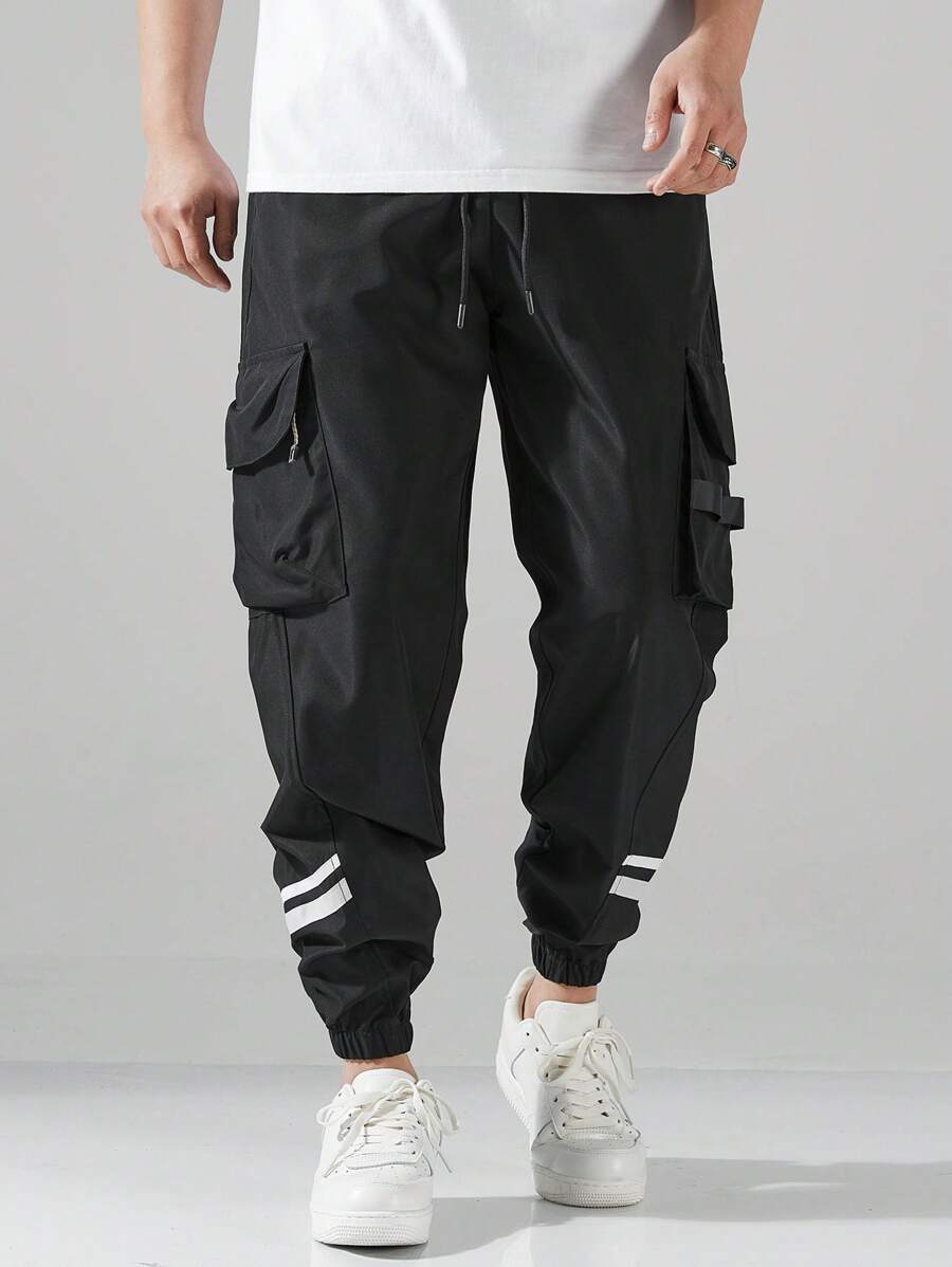 男士春夏运动和户外徒步旅行、钓鱼、露营、登山、健身、跑步和休闲时尚工作服裤子，带有卷边脚踝、松紧腰带和斜口袋，黑色。
