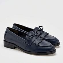 Zapato Mujer Casual Piso Cerrado En Piel Color Marino - Azul Marino - Ver 1