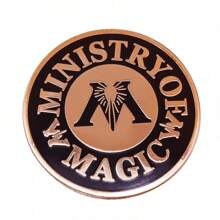 Ministry Of Magic Emblem World Ball Fan Badge - Gold - View 1