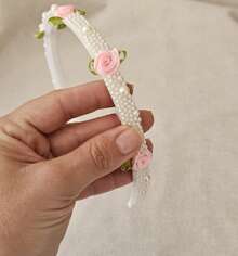 Tiara de pérolas com flores rococó