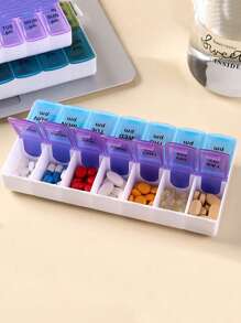 1 pieza/2 filas 14 compartimientos Caja de pastillas azul y morada, portátil y conveniente tamaño de viaje gran capacidad a prueba de humedad sellada, buena identificación organizador de pastillas/cápsulas de mañana y noche con braille, caja de almacenamiento semanal de 7 días de medicación con compartimientos AM/PM