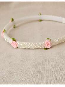 Tiara de pérolas com flores rococó