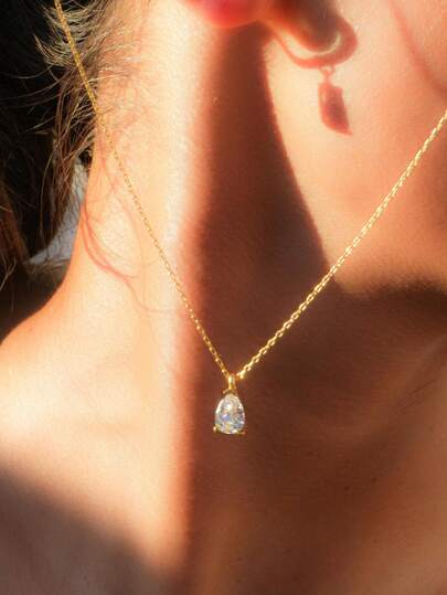 ESBERRY 1st 925 Pure Silver Halsband Minimalistisk Teardrop Pendant Halsband Elegant design Tankeväckande present till flickvän eller bästavän Delikat Choker Halsband för dagligt bruk