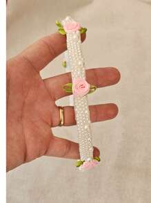 Tiara de pérolas com flores rococó