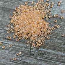 1300 颗 2 毫米闪亮珠子，像灯泡，适合 DIY 手工手链、戒指、项链、日常佩戴或赠送给朋友，也可用于服装编织以打造时尚