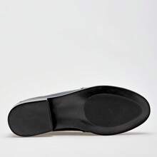 Zapato Mujer Casual Piso Cerrado En Piel Color Marino - Azul Marino - Ver 5