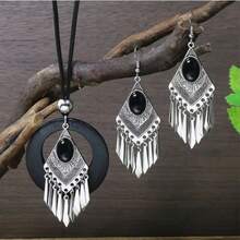 A Vintage Royal Style Jewelry Set For Women, 3 Pieces Set In Zinc Alloy With Imitation Black Turquoise Inset, Sequined Tassel Earrings, Double Pendant Necklace Combination, Stylish And Simple Everyday And Gift Accessories