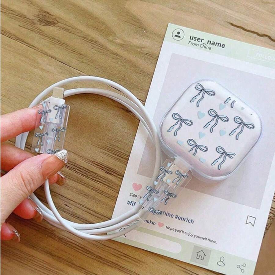 蝴蝶结/爱心/花朵/动物图案，兼容 16/15/14/13数据线保护壳，20W英规快充适配器带防弯折保护套，不含电池，附赠保护盒，适合作为礼物送给朋友 - 藍色領結 - 查看 1