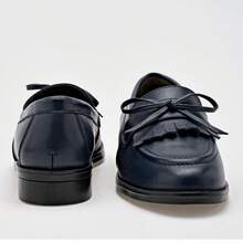 Zapato Mujer Casual Piso Cerrado En Piel Color Marino - Azul Marino - Ver 9