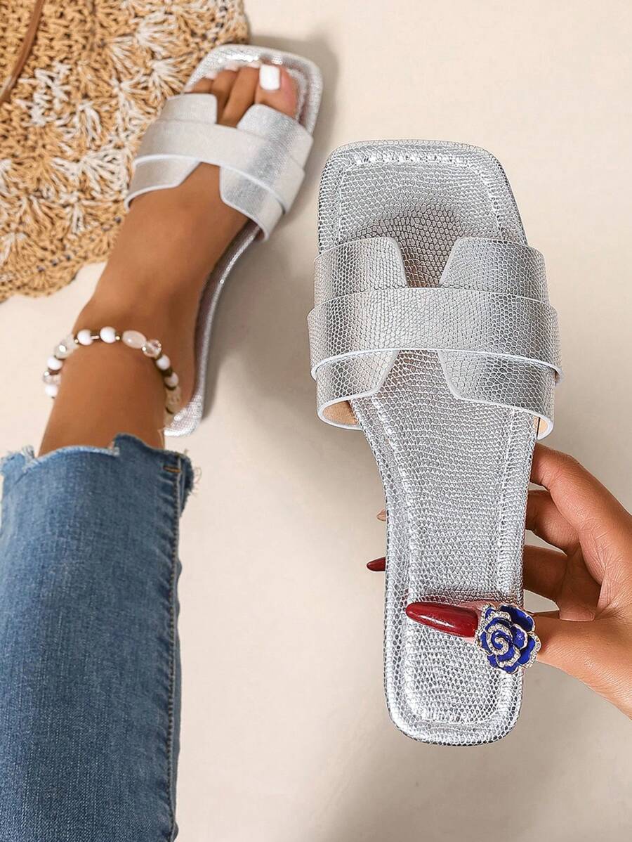 新款春夏时尚休闲系带女士拖鞋，舒适平底凉鞋户外沙滩鞋低跟方头简约一脚蹬凉鞋，百搭 - 銀色 - 查看 1