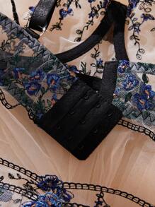 Women Plus Size Elegant Floral Embroidery Mesh Super Thin Sexy Lingerie Set