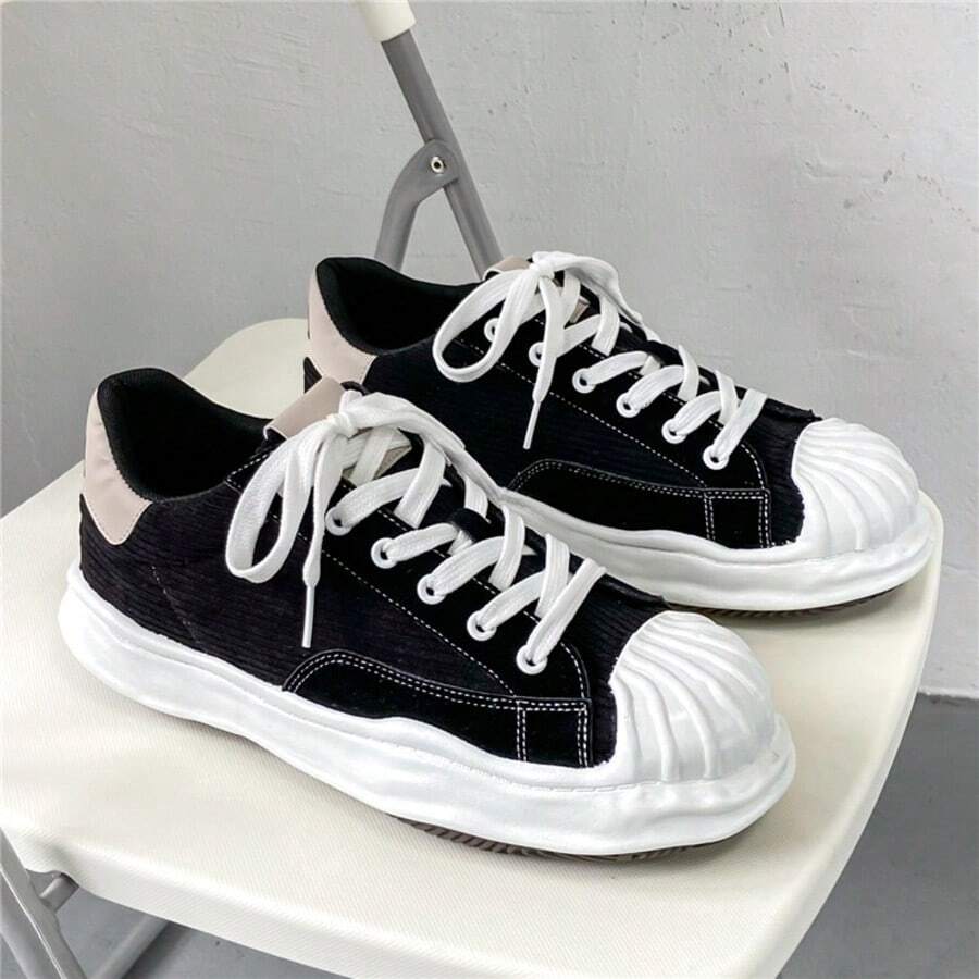 Men's Casual Versatile Comfortable Flat Skateboarding Shoes, Everyday Wear - Black and White - View 1