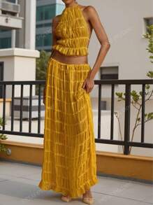 Conjunto de vestido maxi con falda plisada de gasa de albaricoque, con encaje, escote halter y espalda descubierta - Conjunto romántico y elegante de 2 piezas