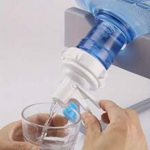 1 pieza Dispensador de agua manual de 3.94 pulgadas con tapa a prueba de polvo, tamaño universal para botellas de agua, cocina, oficina, accesorio para camping