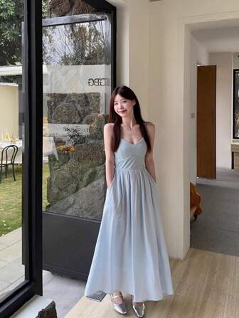 可爱多巴胺 V 领吊带连衣裙，2025 年新款夏季设计修腰拼接 A 字裙女装