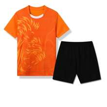2 piezas Conjunto personalizado de jersey de fútbol para niños preadolescentes - Camiseta de manga corta con nombre del equipo personalizado, número y logotipo impreso + Pantalones cortos para uso deportivo y de uso casual en primavera/verano