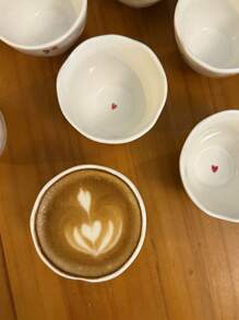 1 pièce Tasse à café/lait/jus/dessert en céramique asymétrique avec poignée mignonne, style Ins, idéale pour le petit-déjeuner, le thé de l'après-midi, ou comme cadeau pour la famille et les amis.