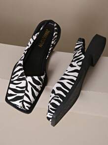 Saltos Grossos de Moda Feminina - Design de Bico Quadrado, Couro Sintético Bege e Dourado, Sola de Borracha, Uso Diário Confortável | Sandálias Planas da Moda | Sapatos com Sola de Borracha