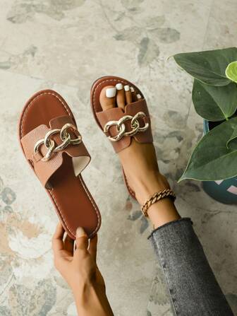 (Ancho Ajuste) Nuevas sandalias tipo mula con hebilla para mujeres, planas, cómodas, con tiras estilosas, adecuadas para el verano