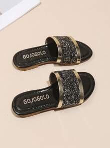 Ein Paar modische Hausschuhe für Mädchen, schöne rutschfeste Kleidung, geeignet für Reisen, Zuhause und Fotografie, Strandschuhe