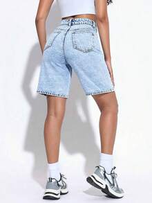 女士高腰百慕大牛仔短裤，休闲宽松款夏季牛仔短裤 - 淺色水洗藍 - 查看 2