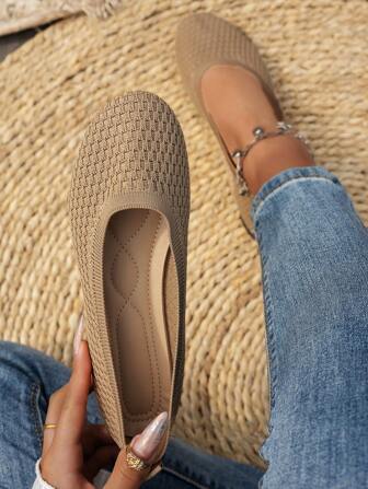 2025年秋季女士透气防滑平底芭蕾乐福鞋，黑色，户外时尚